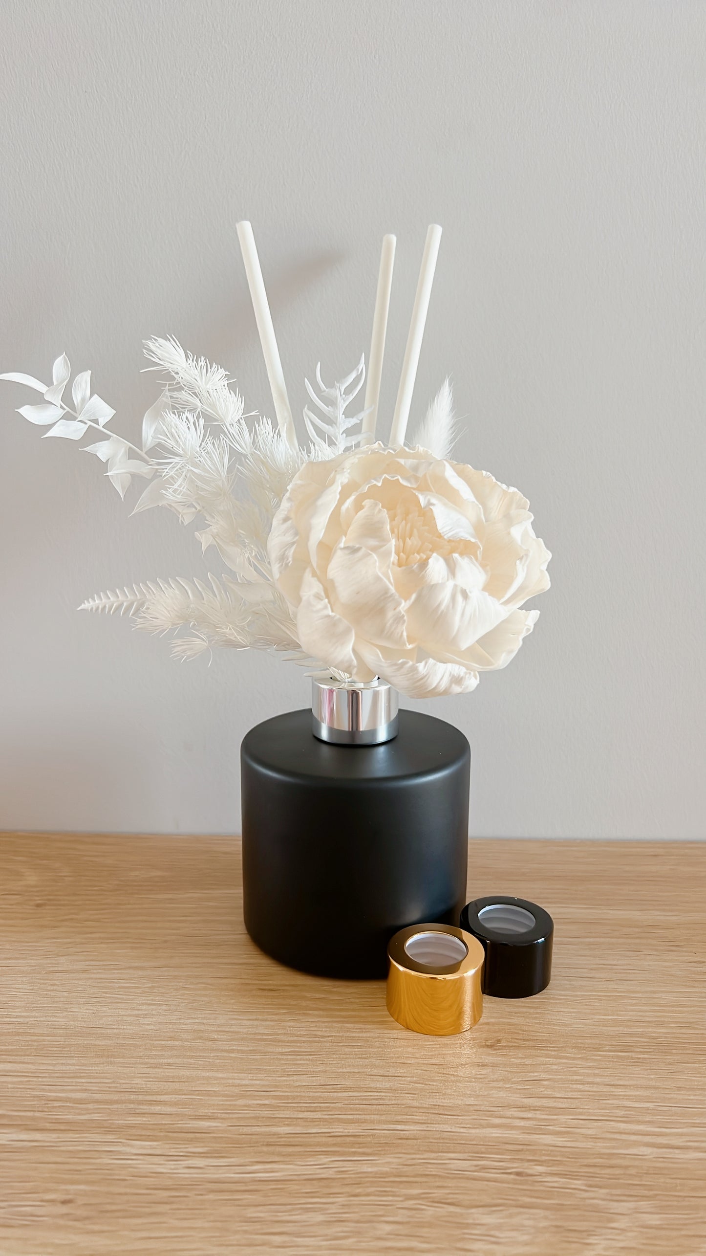 Black Sola Floral Diffuser Set