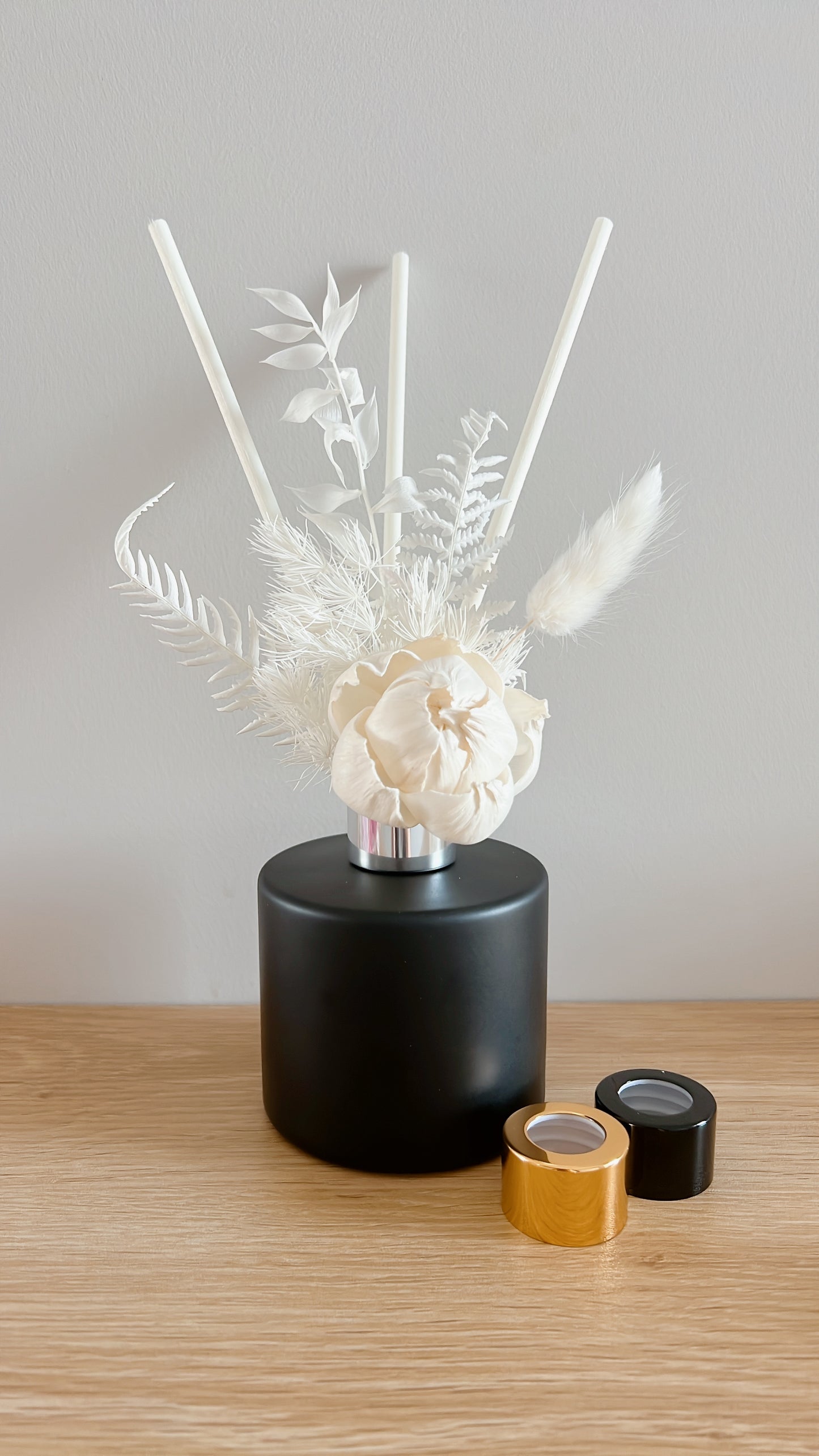 Black Sola Floral Diffuser Set